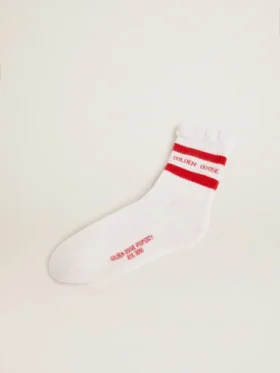 Calzini bianchi con dettagli consumati e strisce rosse