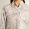 Camicia da donna con stampa floreale multicolore in paillettes