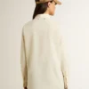 Camicia da donna in cotone color crema con ricami floreali