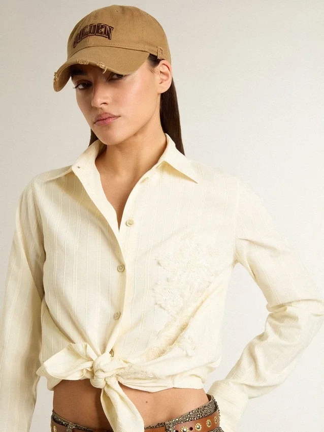 Camicia da donna in cotone color crema con ricami floreali