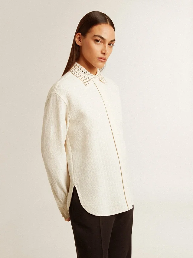 Camicia da donna in misto viscosa e cotone con colletto impreziosito da cristalli