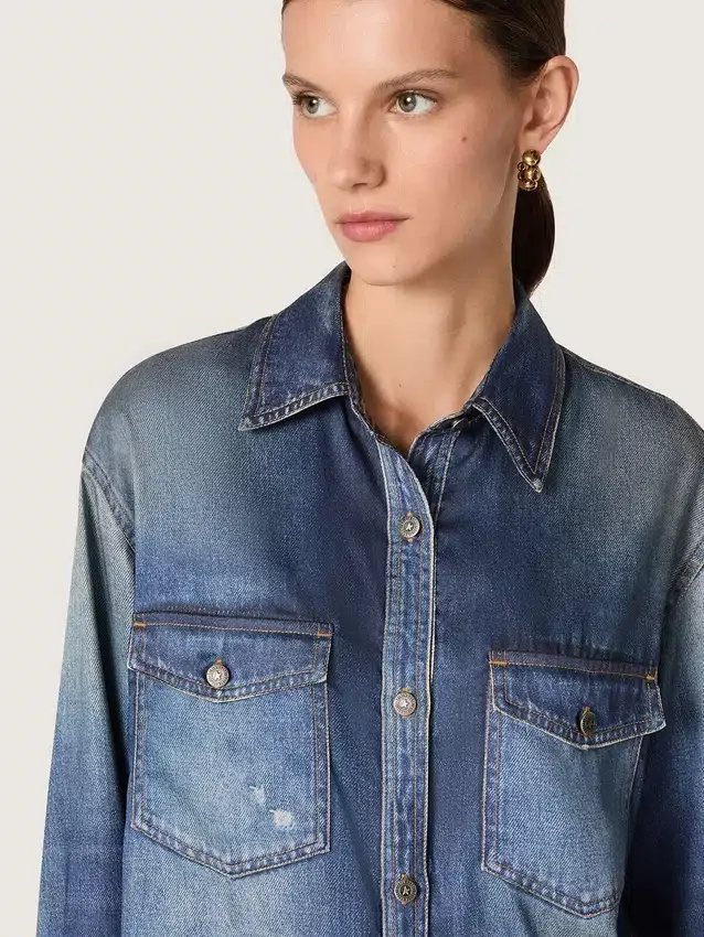 Camicia da donna oversize con effetto denim vissuto