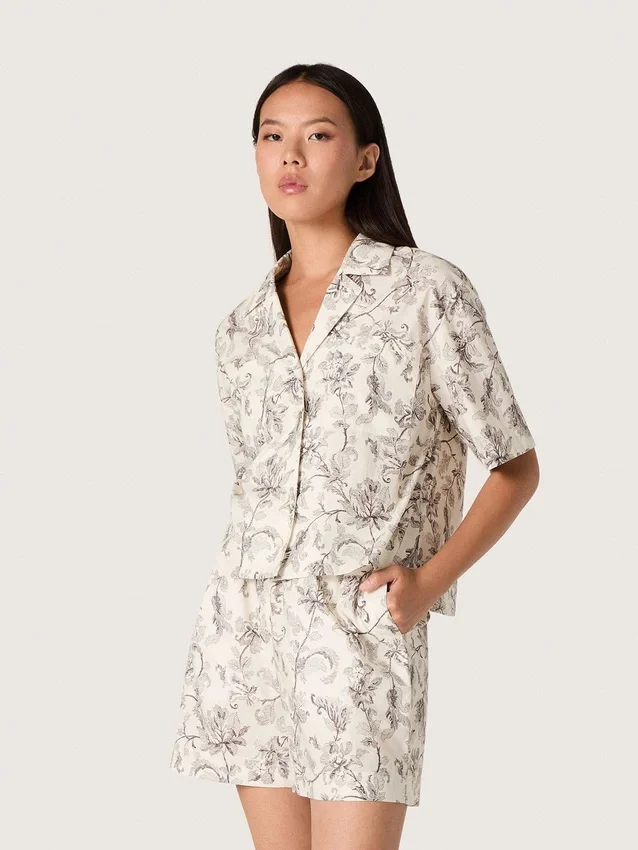 Camicia da donna squadrata in cotone con stampa floreale in bianco e nero