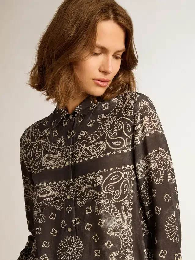 Camicia da pigiama in grigio antracite con stampa paisley