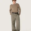 Maglione da uomo in cotone biologico color tortora chiaro con logo ricamato