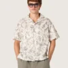 Camicia da uomo a maniche corte in cotone con stampa floreale in bianco e nero