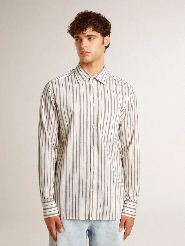 Camicia da uomo in cotone bianco con sottili righe bordeaux