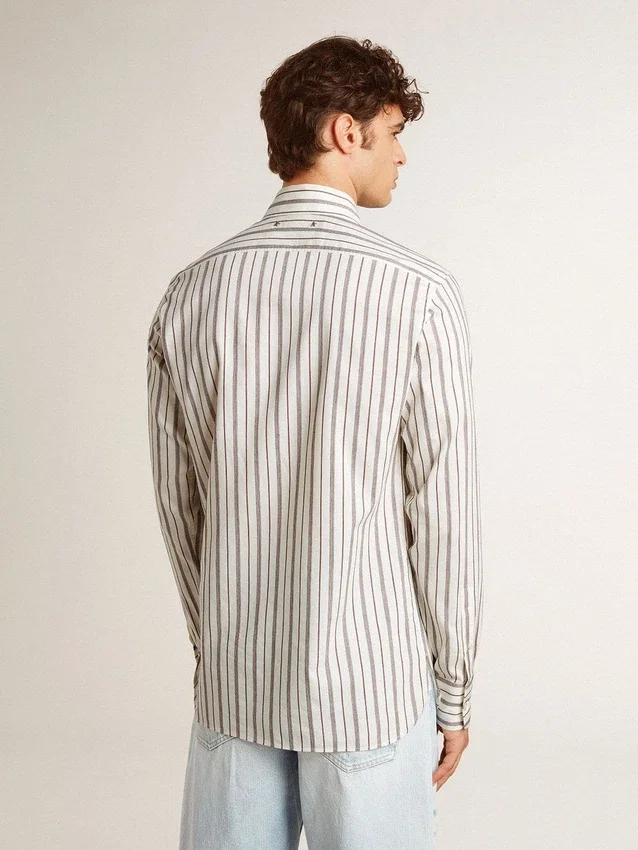 Camicia da uomo in cotone bianco con sottili righe bordeaux