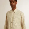 Camicia da uomo in cotone écru con sottili righe nere