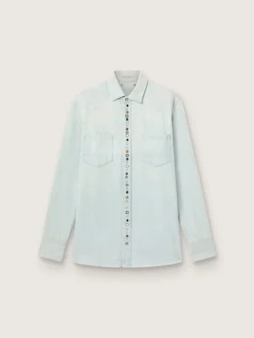 Camicia da uomo in denim sbiancato con borchie martellate