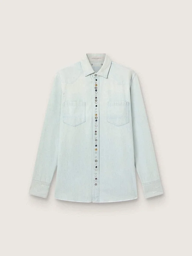 Camicia da uomo in denim sbiancato con borchie martellate