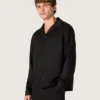 Camicia da uomo in twill di lana nero con dettagli in raso nero