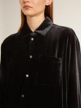 Camicia nera effetto velluto con ricami