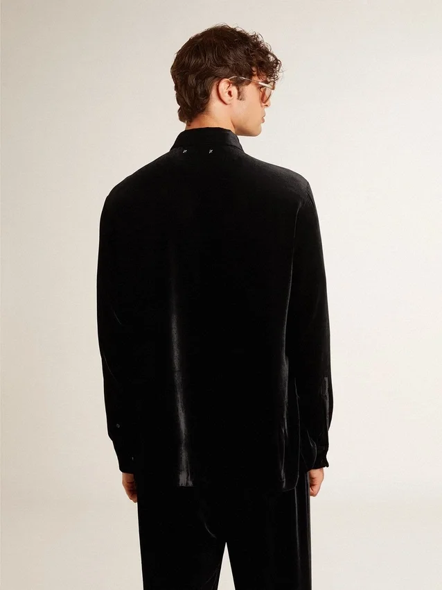 Camicia nera effetto velluto con ricami