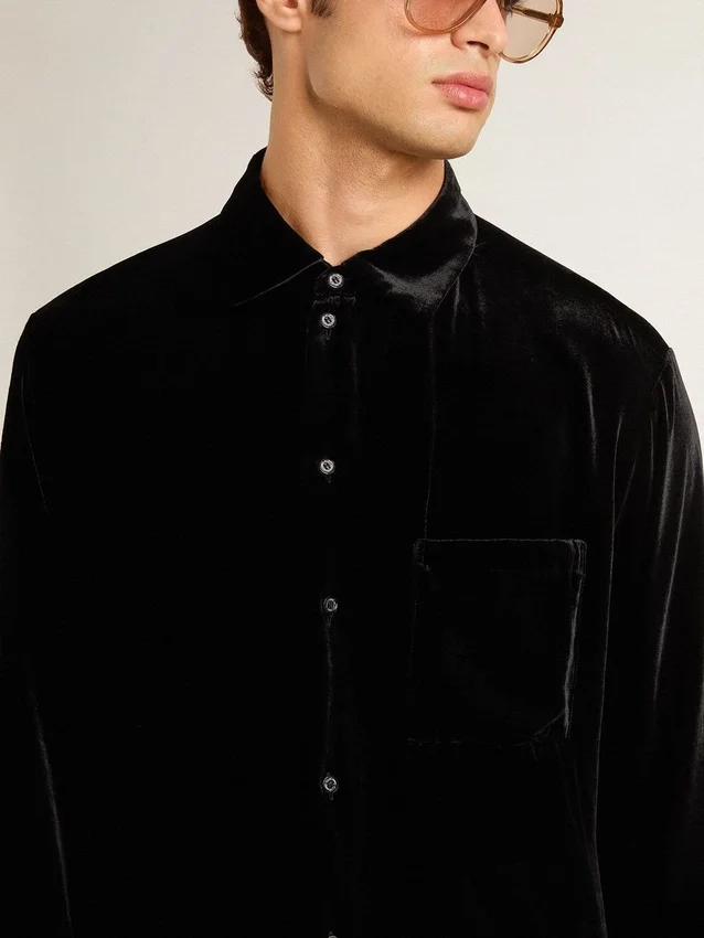 Camicia nera effetto velluto con ricami