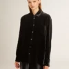 Camicia nera effetto velluto con ricami