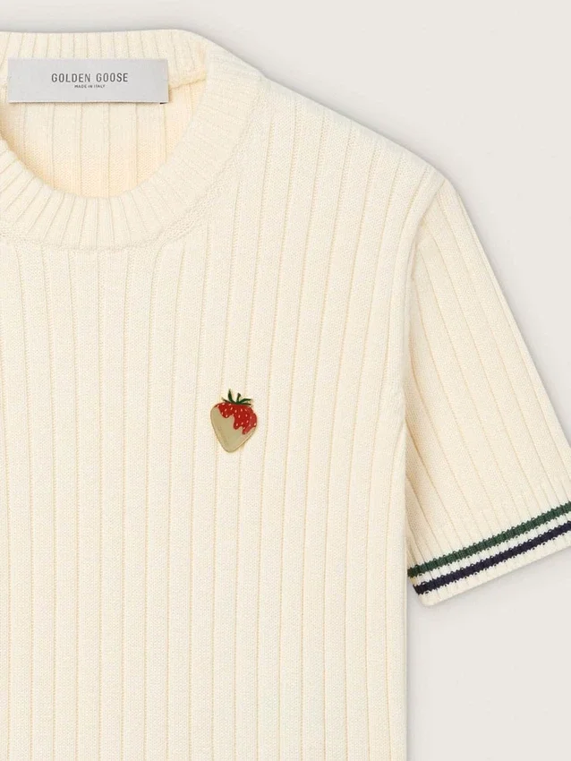 Camicie da donna in maglia bianca con bordi a contrasto e spilla rimovibile