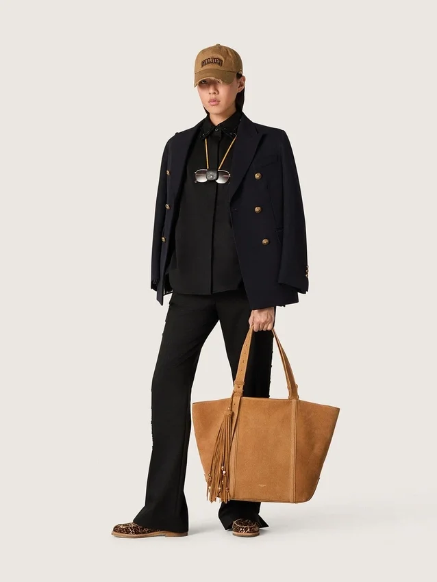 Camicie da donna in twill di lana nero con ricami floreali in perline di vetro