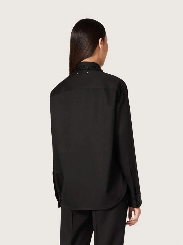 Camicie da donna in twill di lana nero con ricami floreali in perline di vetro