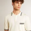Camicie da uomo in maglia effetto "worn-white" con bordi a costine blu