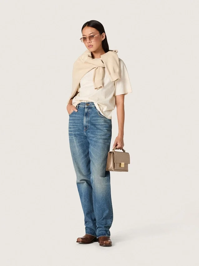 Camicie unisex “Star” in cotone bianco con cristalli sfumati su tutta la superficie e stampa sul retro