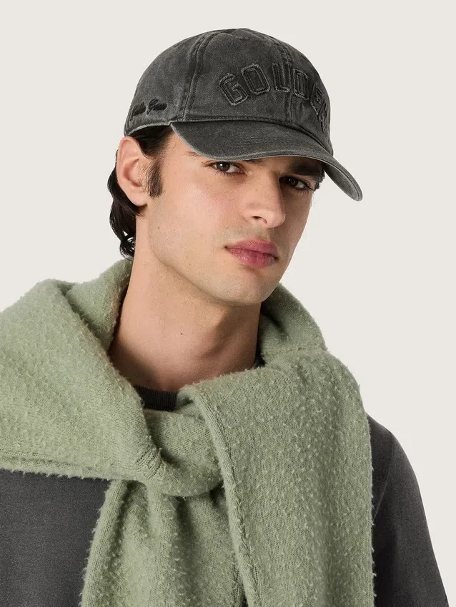 Cappellino da baseball antracite con toppa tono su tono “Golden”