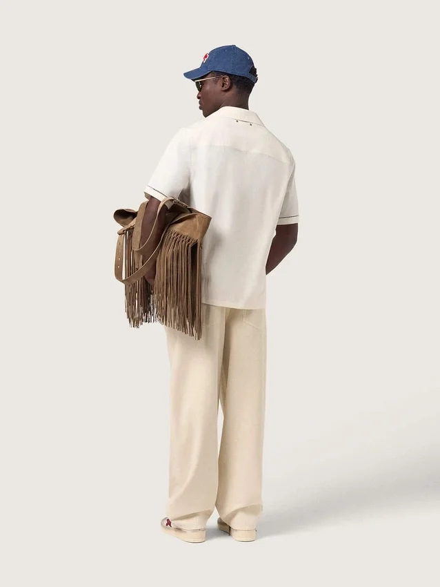 Cappellino da baseball blu denim con toppa “Golden” in spugna rossa e bianca