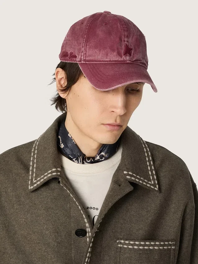Cappellino da baseball bordeaux con stella ricamata tono su tono