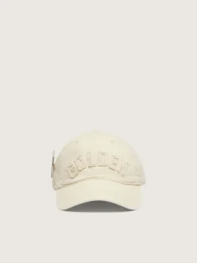 Cappellino da baseball color crema con toppa tono su tono “Golden” e spilla a forma di stella verde