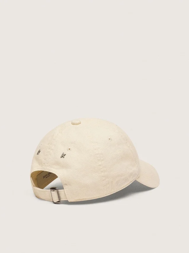 Cappellino da baseball color ecrù con stella ricamata tono su tono