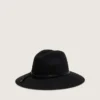Cappello nero con cinturino in pelle