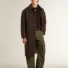 Cappotto da uomo Journey monopetto in misto lana stropicciata con spilla floreale