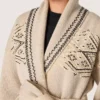 Cardigan da donna con cintura in misto lana beige con ricami a contrasto
