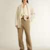 Cardigan da donna in cotone color crema con ricami floreali