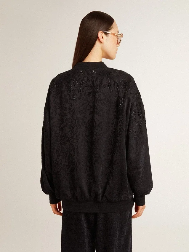 Cardigan da donna nero con ricamo tono su tono in perline in stile toile de jouy