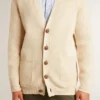 Cardigan da uomo beige con scritta “Golden” sul retro