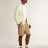 Cardigan da uomo in cotone bianco con motivo a trecce e bordi a costine blu