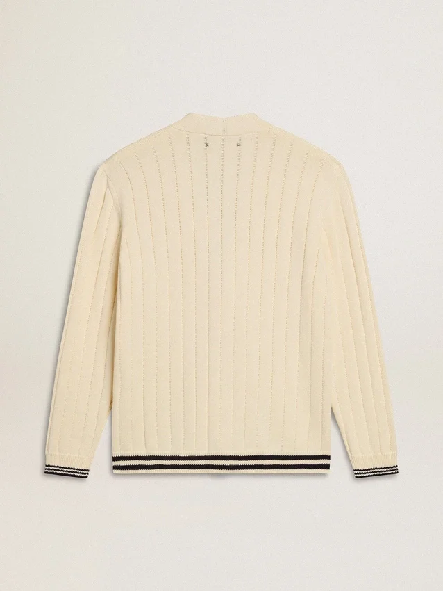 Cardigan da uomo in cotone bianco con motivo a trecce e bordi a costine blu