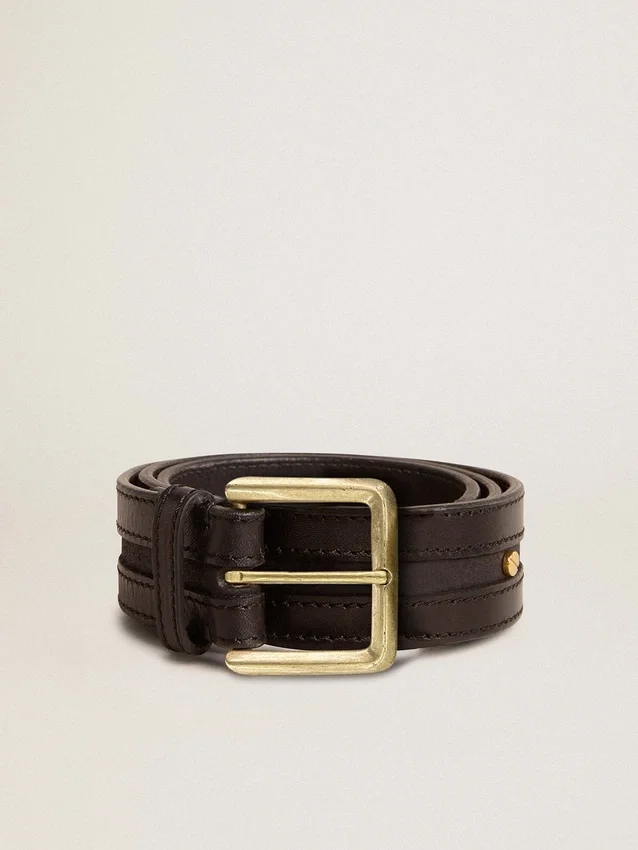 Cintura da donna nera in pelle lavata con borchie dorate