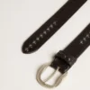 Cintura in pelle nera con borchie