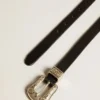 Cintura nera in pelle lavata con fibbia color argento