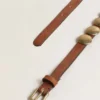 Cintura Trinidad in pelle invecchiata color cuoio con borchie maxi dorate