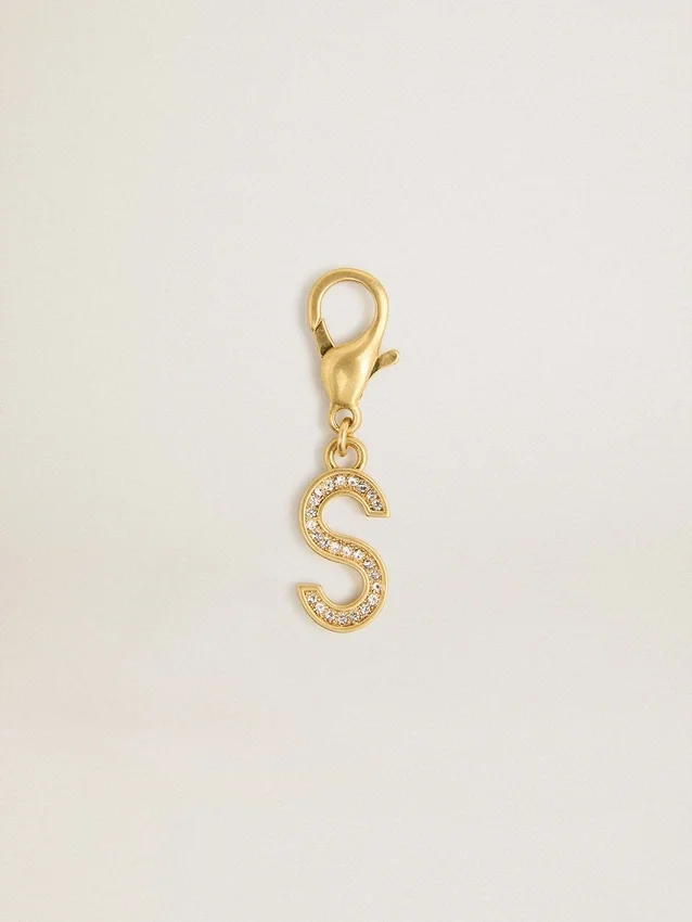 Ciondolo a forma di lettera S in ottone color oro con cristalli
