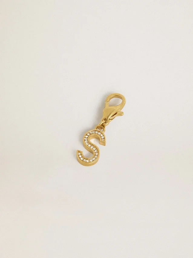 Ciondolo a forma di lettera S in ottone color oro con cristalli