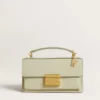 Ciondolo a forma di lettera W in ottone color oro con cristalli