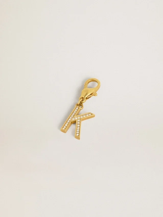 Ciondolo con la lettera K in ottone color oro con cristalli
