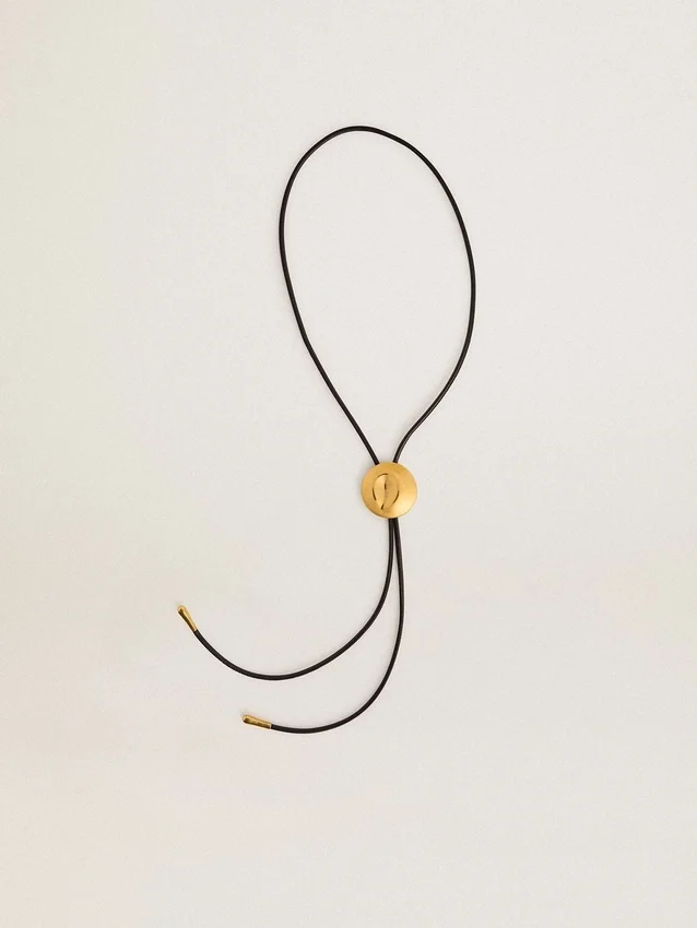 Collana con bolo tie Jewelmates in pelle nera con dettagli in metallo oro anticato