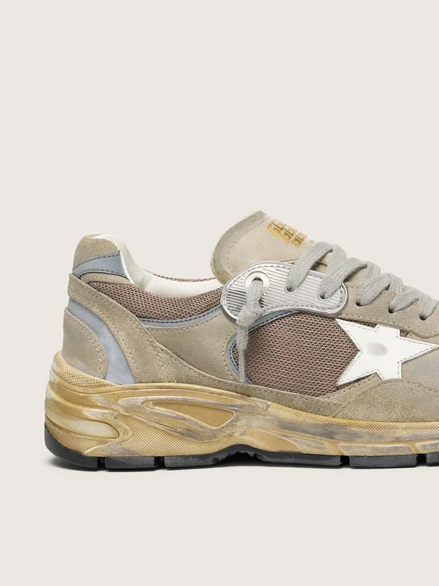 Dad-Star da donna in pelle scamosciata grigio tortora e rete argentata con stella in pelle bianca e linguetta sul tallone in pelle scamosciata