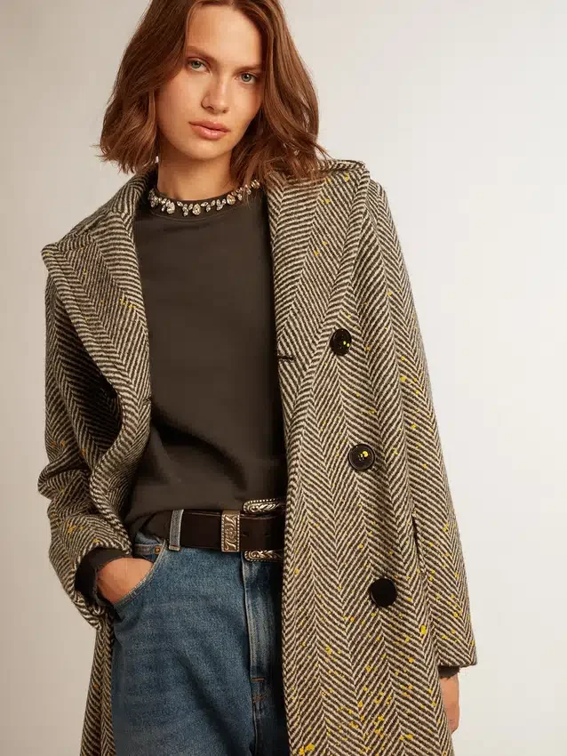 Cappotto lungo da donna a spina di pesce con dettagli gialli