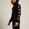 Felpa nera della Star Collection con stelle bianche a contrasto